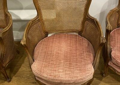 Monsieur le rempailleur canneur 92 en Hauts-de-Seine sur Neuilly-sur-Seine (92) et les alentours .. : Tapissier, tapisserie d’ameublement, canneur, cannage de chaise et rempailleur, rempaillage de chaise abîmée, remise en état de sièges anciens, fauteuil décousu