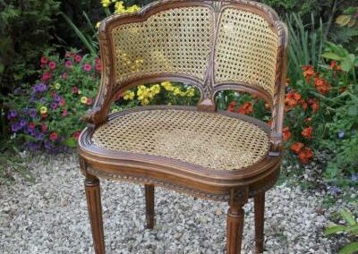 Monsieur le rempailleur canneur 92 en Hauts-de-Seine sur Neuilly-sur-Seine (92) et les alentours .. : Tapissier, tapisserie d’ameublement, canneur, cannage de chaise et rempailleur, rempaillage de chaise abîmée, remise en état de sièges anciens, fauteuil décousu