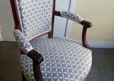 Monsieur le rempailleur canneur 92 en Hauts-de-Seine sur Neuilly-sur-Seine (92) et les alentours .. : Tapissier, tapisserie d’ameublement, canneur, cannage de chaise et rempailleur, rempaillage de chaise abîmée, remise en état de sièges anciens, fauteuil décousu