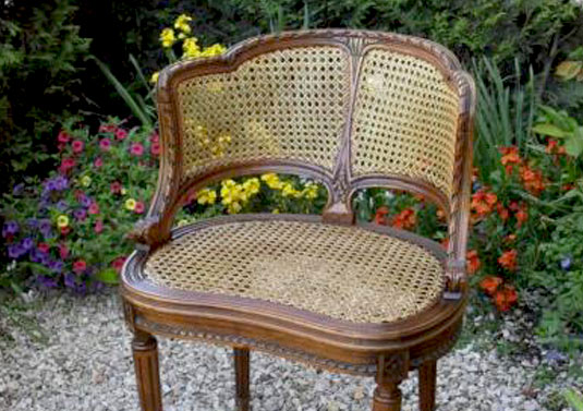 Monsieur le rempailleur canneur 92 en Hauts-de-Seine sur Neuilly-sur-Seine (92) et les alentours ..  : Tapissier, tapisserie d’ameublement, canneur, cannage de chaise et rempailleur, rempaillage de chaise abîmée, remise en état de sièges anciens, fauteuil décousu